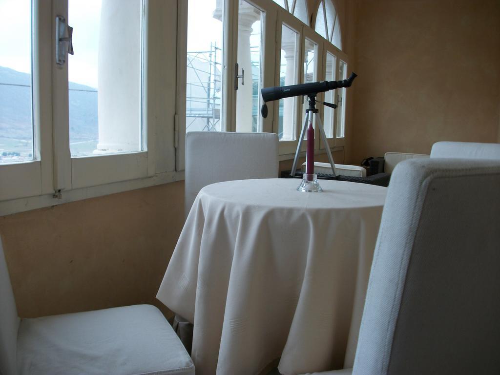 La Loggia Di Federico Hotell Navelli Eksteriør bilde